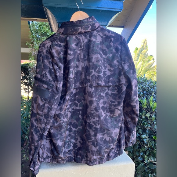 Men’s Medium Onitsuka Tiger x Andrea Pimpilio jacket with concealable hood - Picture 3 of 6